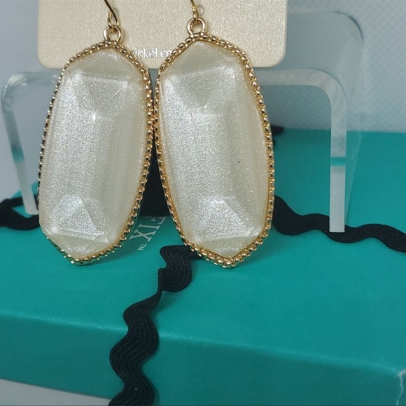 Cream Opalescent Look Acrylic Diamond Cut Earrings - Picture 2 of 8